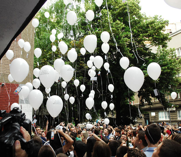 Мали матуранти на црвеном тепиху